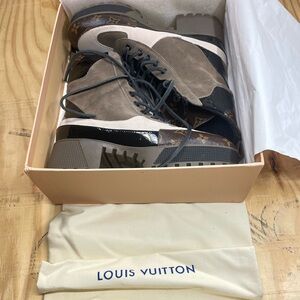 Louis Vuitton Laureate Platform Desert Boots Brown Monogram women’s size8